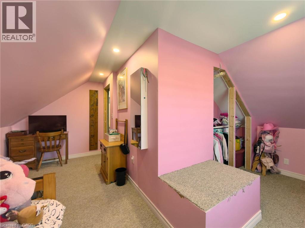 4 BAYGROVE Line - Image 36