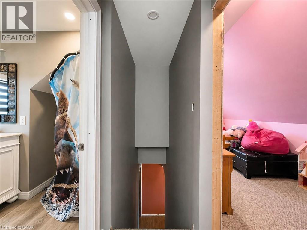 4 BAYGROVE Line - Image 40