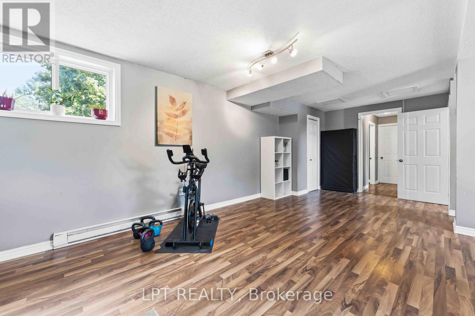 34 FRINGEWOOD DRIVE - 22