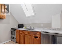 9 Mansfield, photo 4
