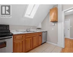 9 Mansfield, photo 5