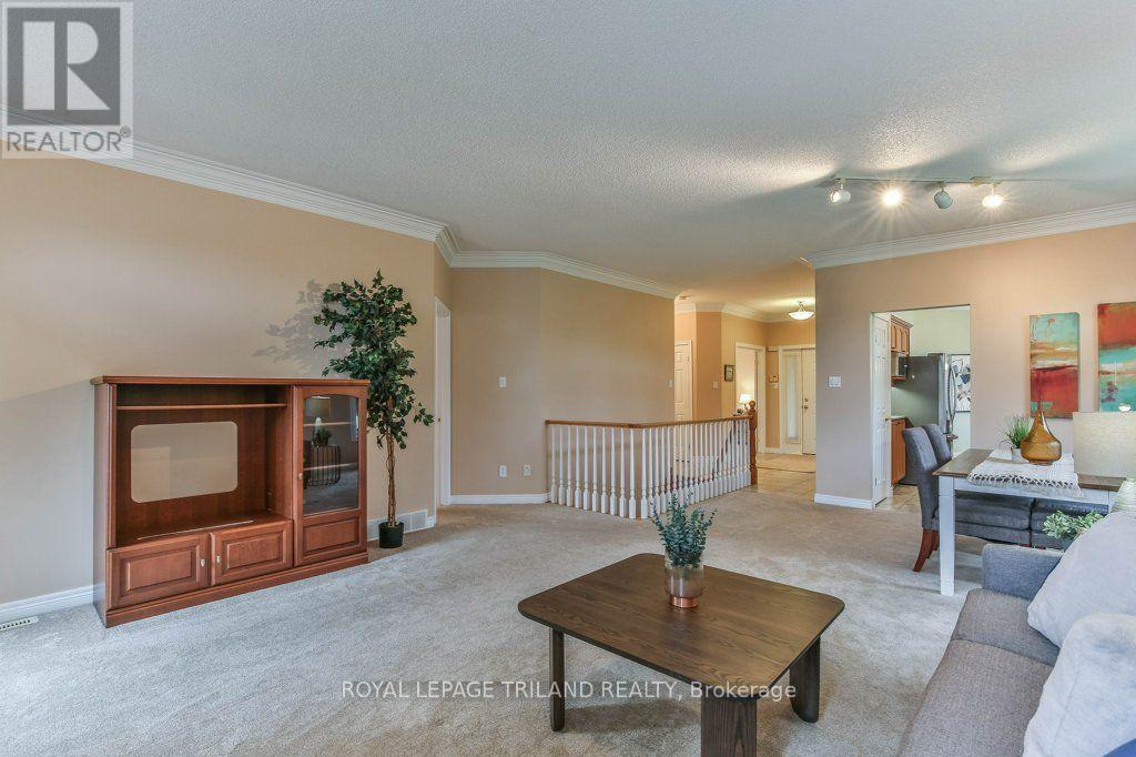#42 44 EDGEVALLEY ROAD - 19