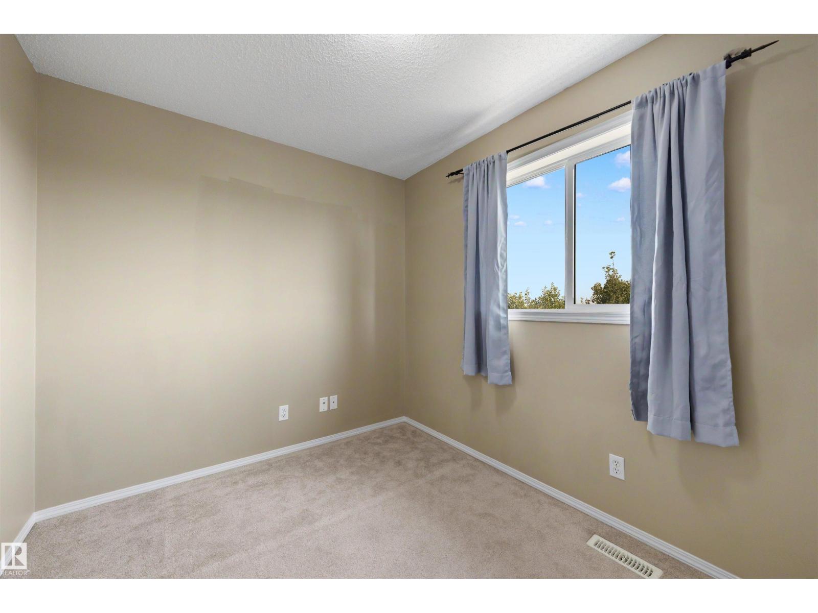 #13 450 HYNDMAN CR NW - 23