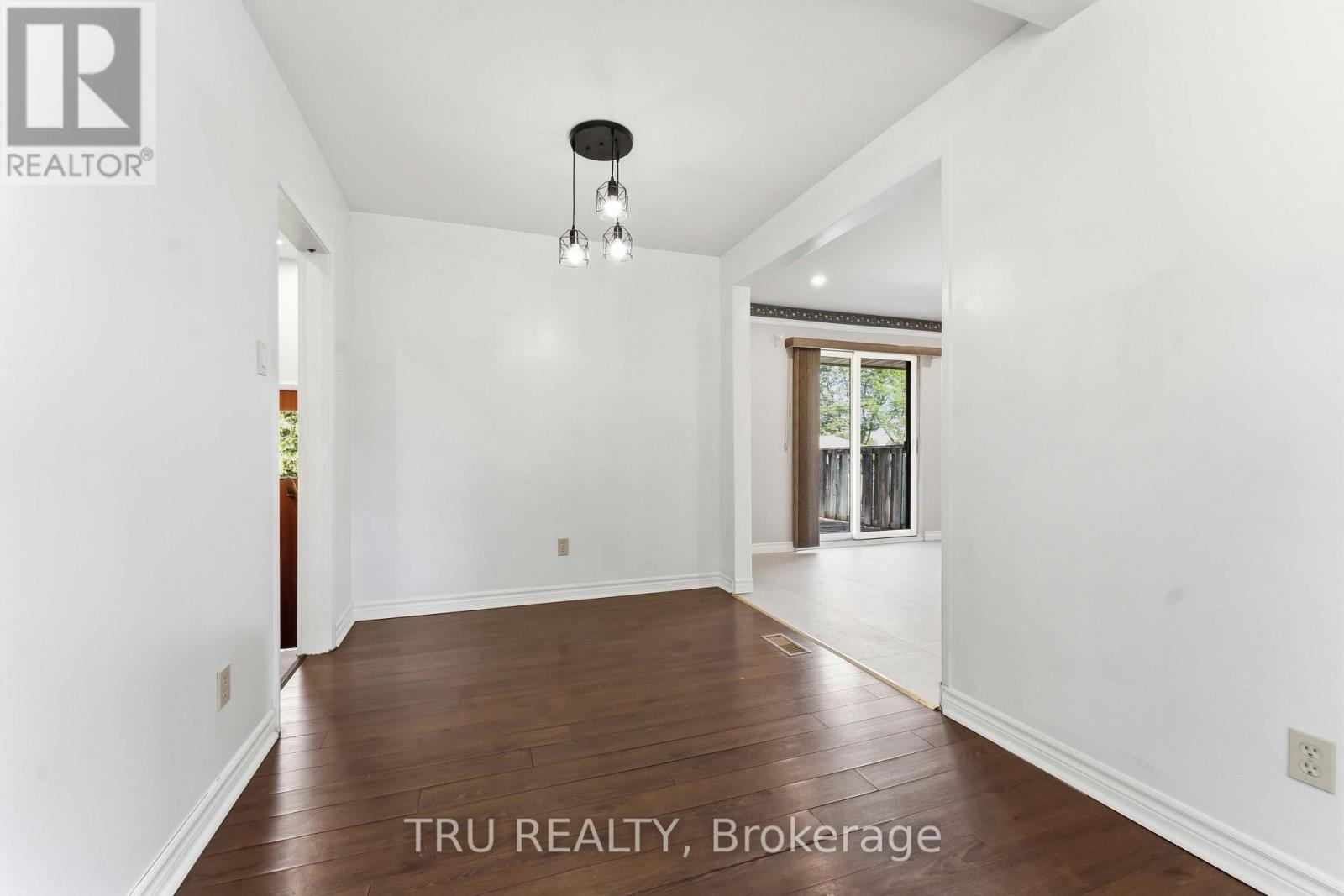 19 ELLERY CRESCENT - 12