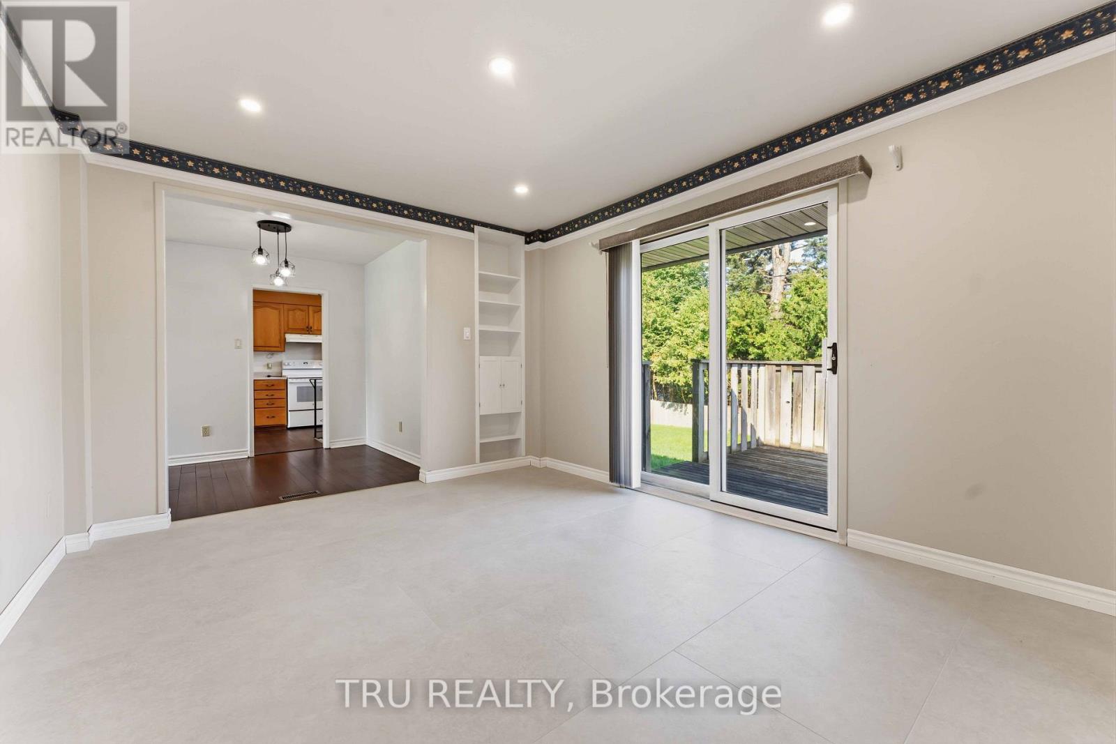 19 ELLERY CRESCENT - 16