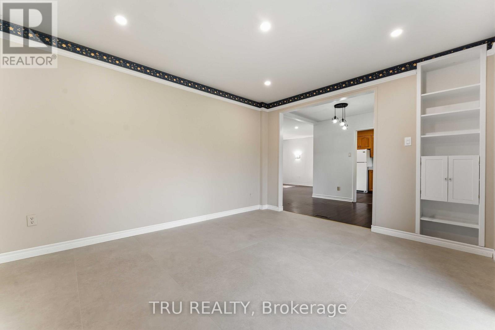 19 ELLERY CRESCENT - 17
