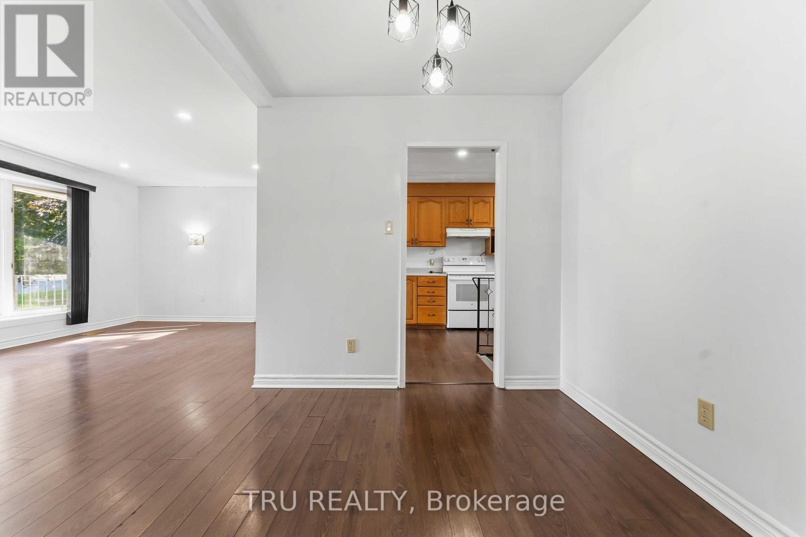 19 ELLERY CRESCENT - 18