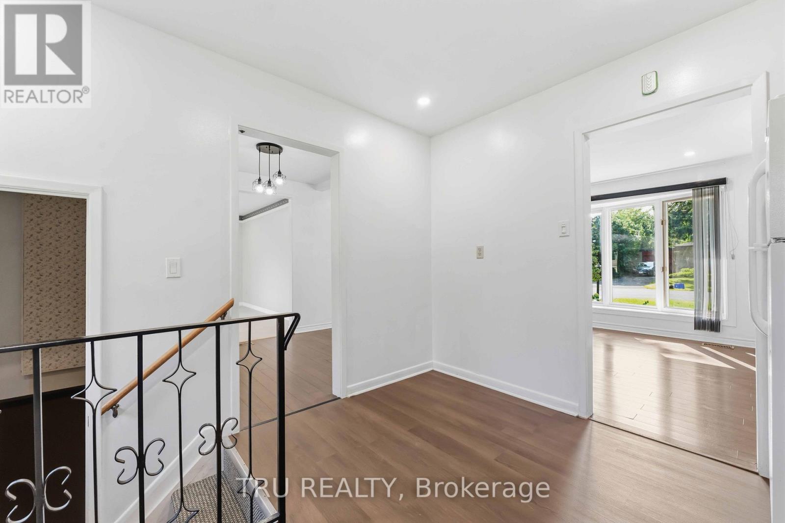19 ELLERY CRESCENT - 21