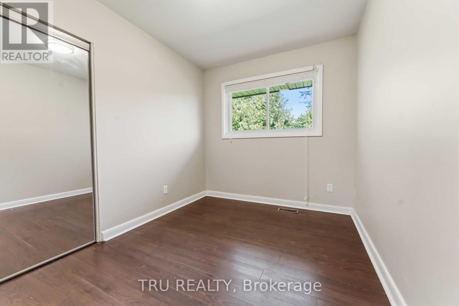 19 ELLERY CRESCENT - 23