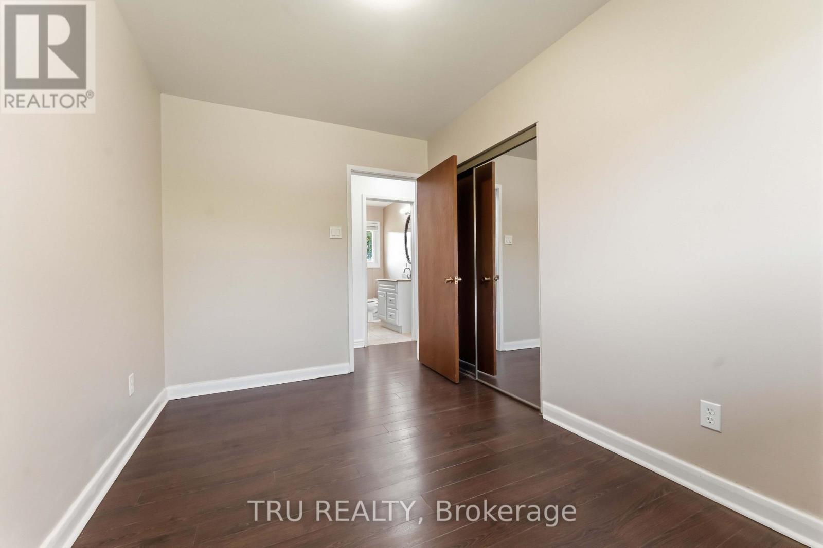 19 ELLERY CRESCENT - 25