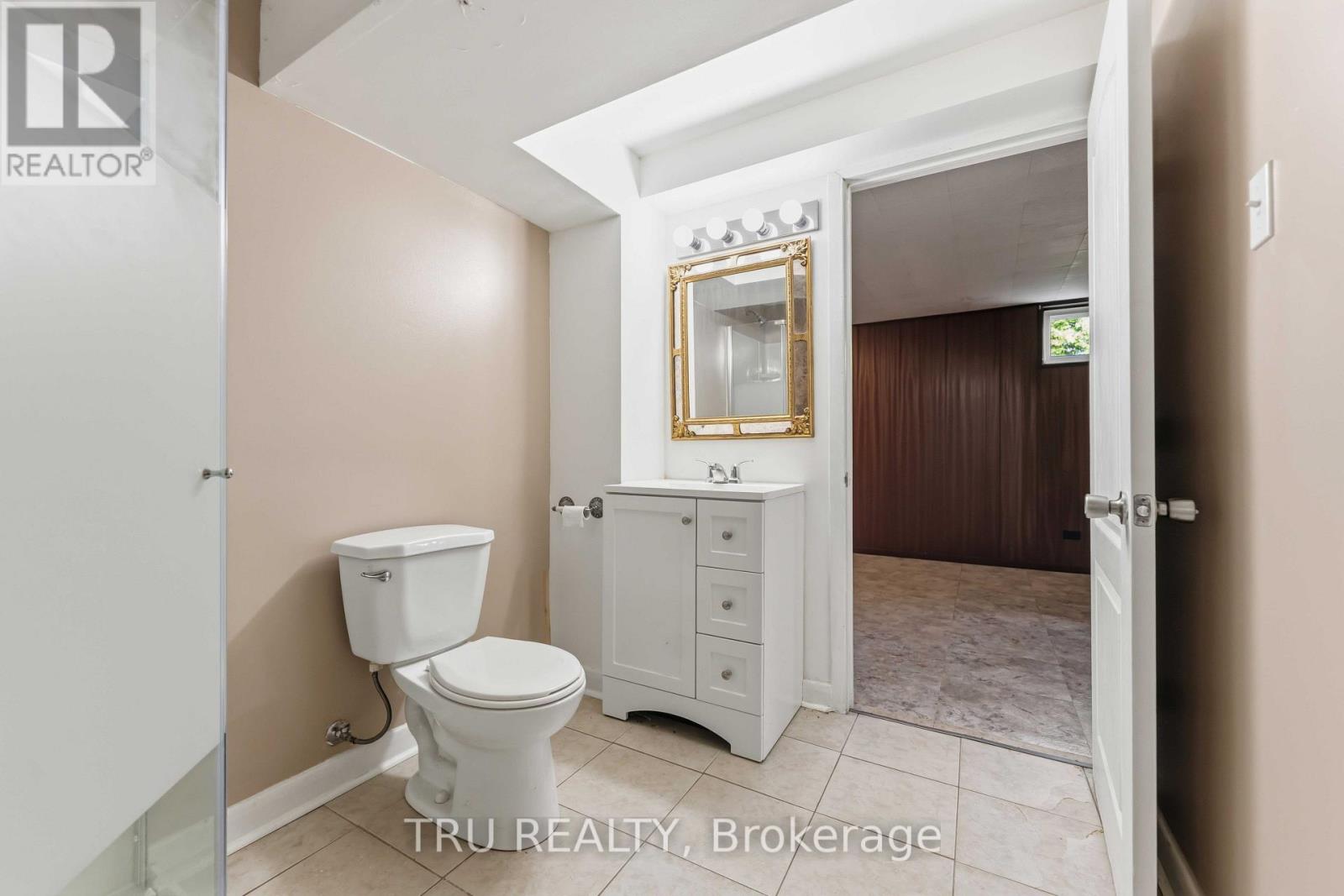 19 ELLERY CRESCENT - 38