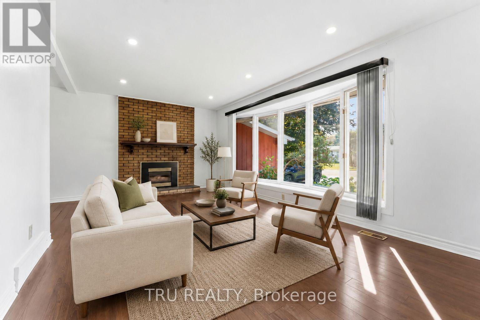 19 ELLERY CRESCENT - 7