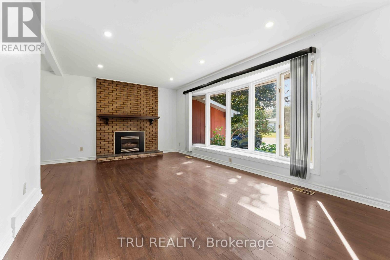 19 ELLERY CRESCENT - 8