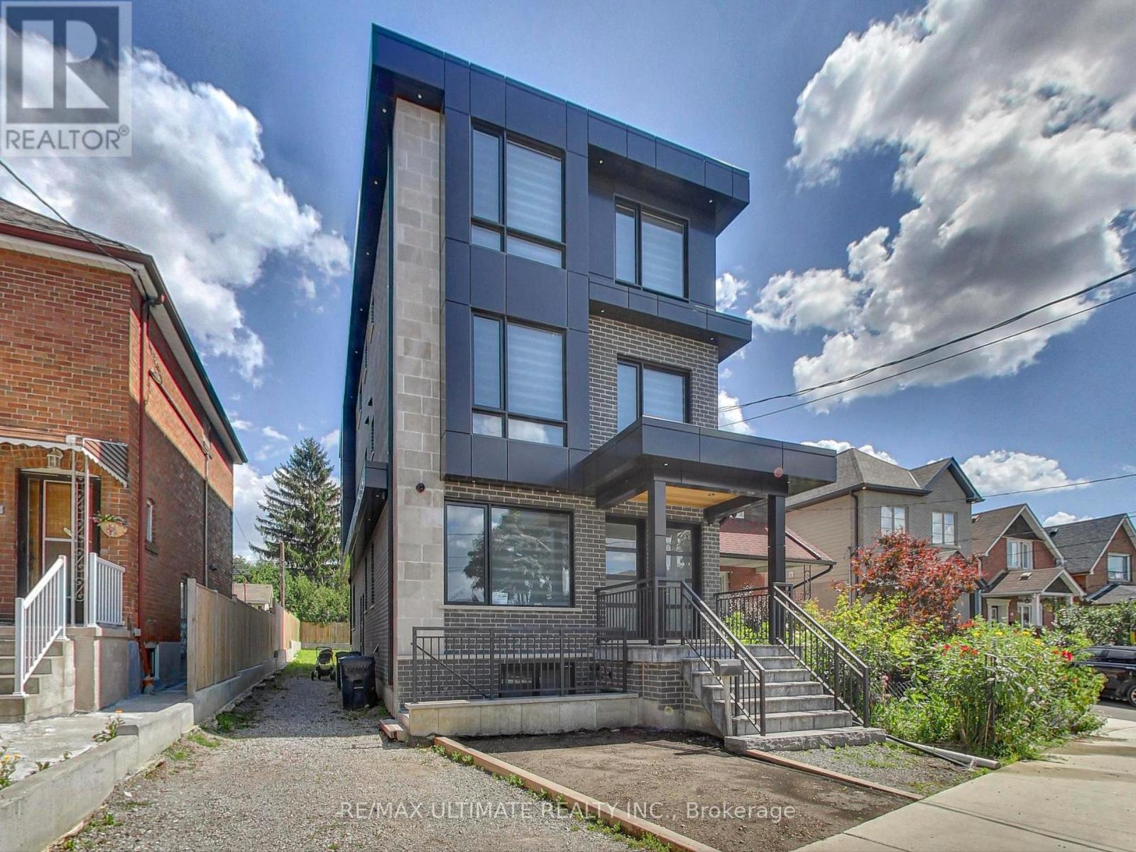 Photo of 387 Glenholme Avenue