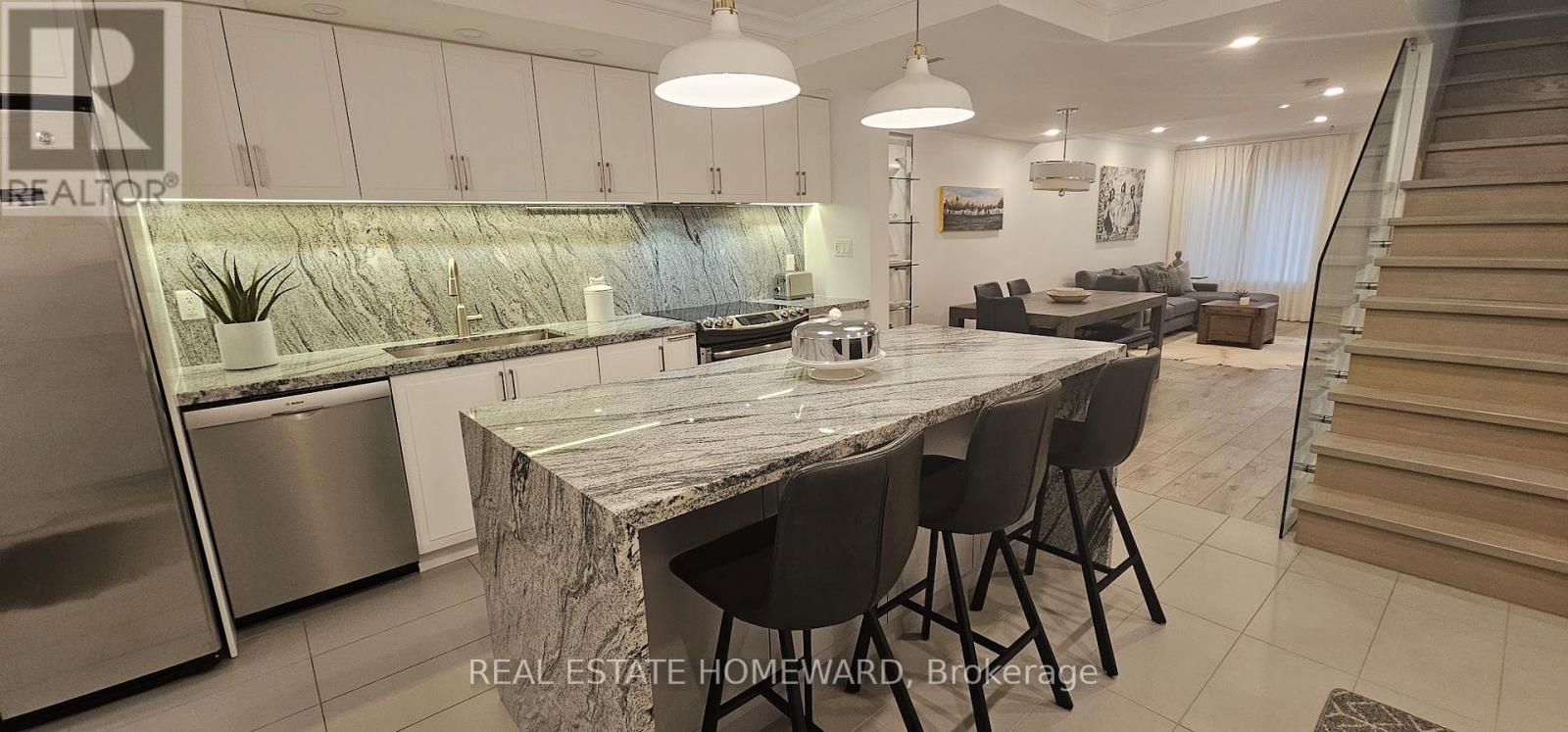 #5 122 GLEN MANOR DRIVE - 1