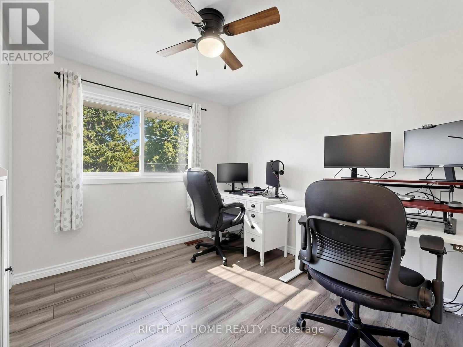 479 BERNHARD CRESCENT - 21