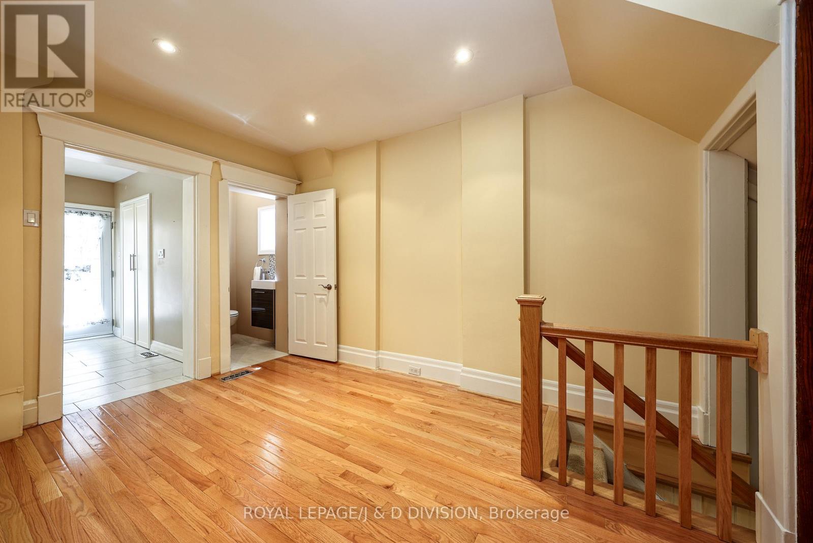 553 RUNNYMEDE ROAD - Image 8