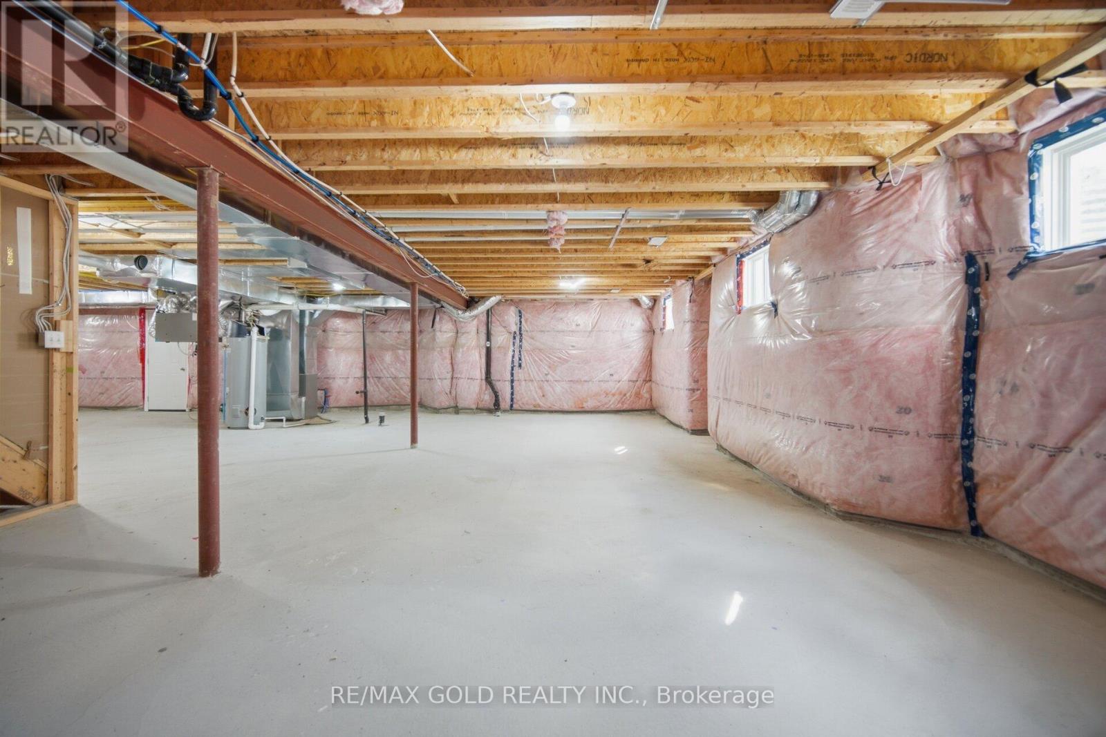 473 VETERANS DRIVE - Image 21