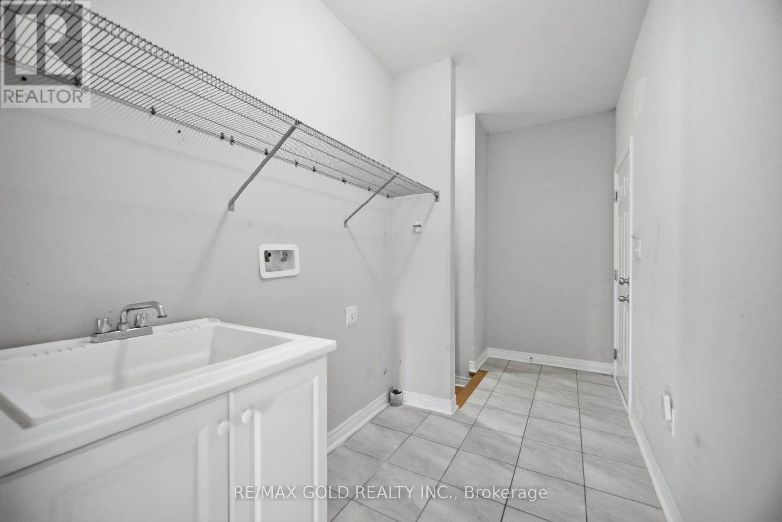 473 VETERANS DRIVE - Image 9