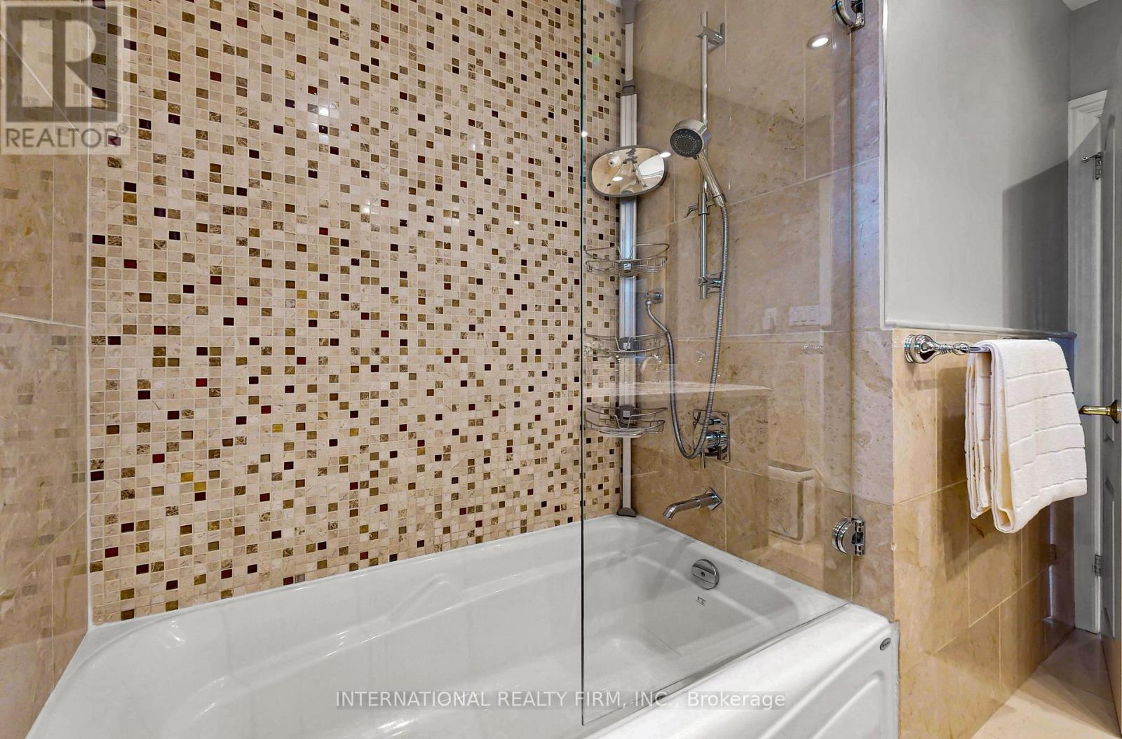 1594 SUNNYCOVE DRIVE - 22