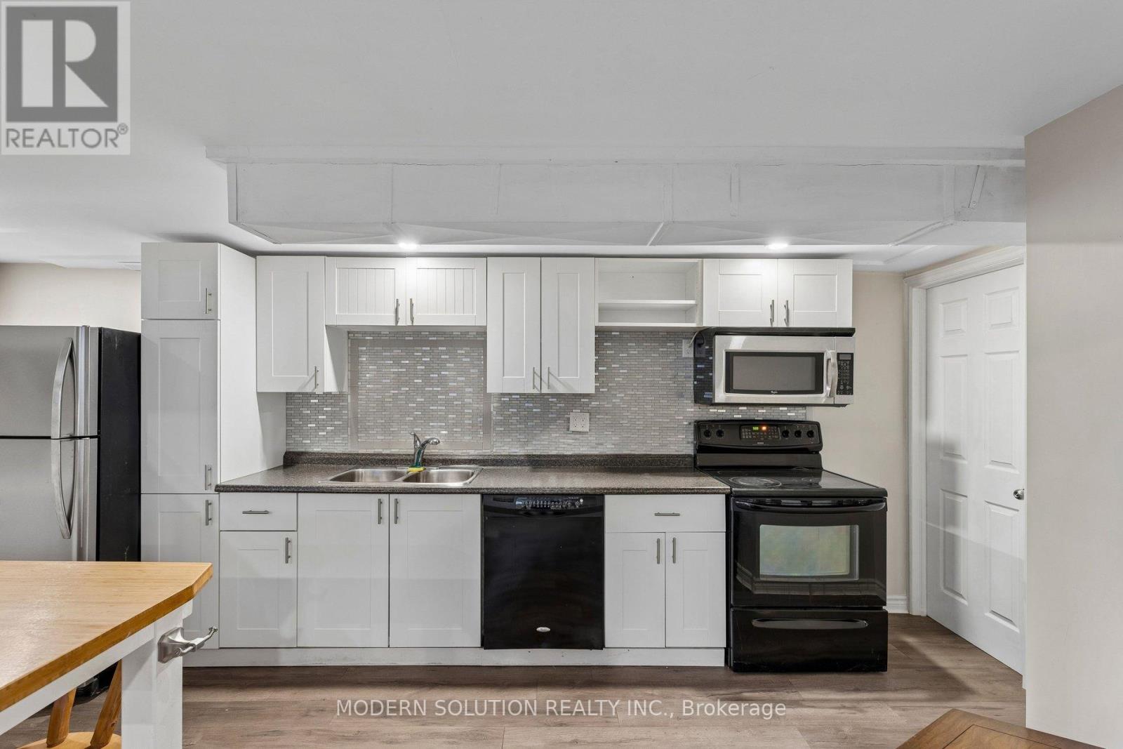 61 GODFREY DRIVE - Image 27