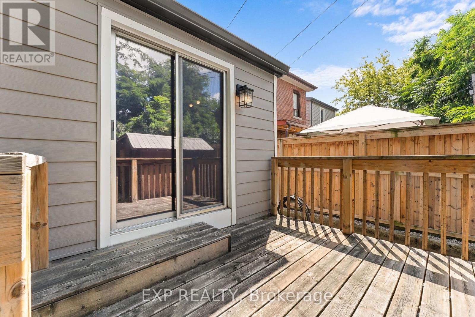 156 PARK ROW S - Image 40