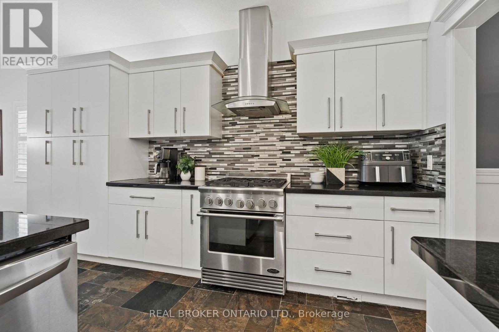 108 HAMPSON CRESCENT - Image 11