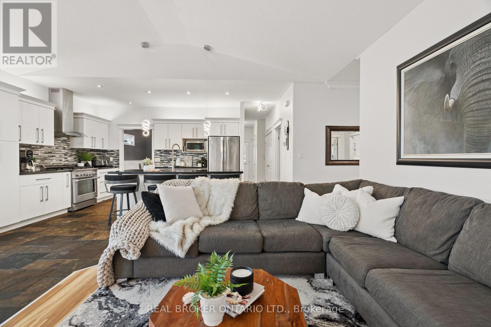108 HAMPSON CRESCENT - Image 13