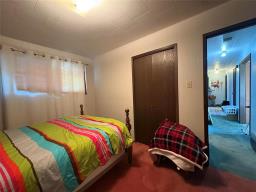 402 Buchanon Avenue, Dauphin, MB R7N2J1 Photo 14