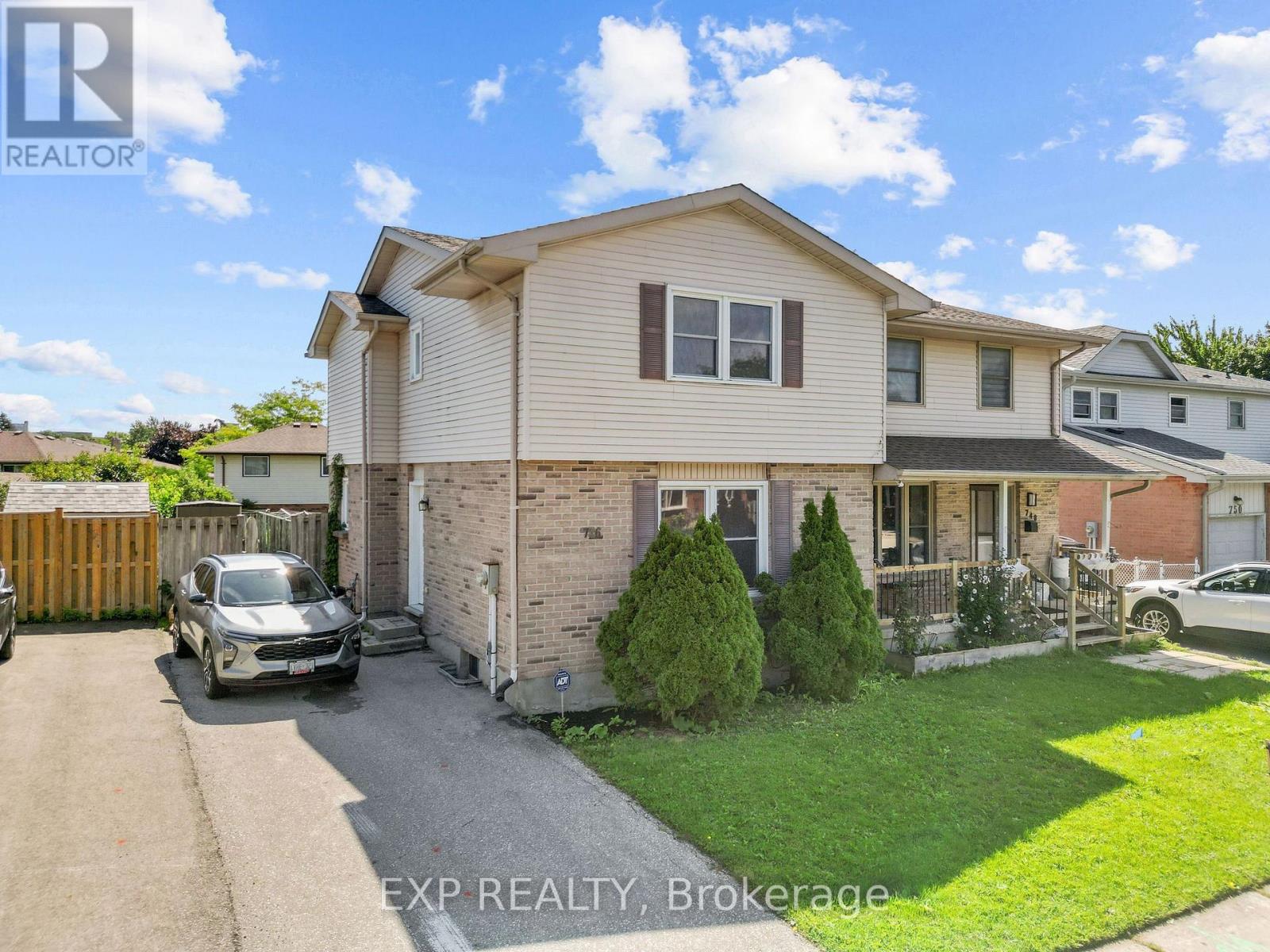 746 HOMEVIEW ROAD - 1