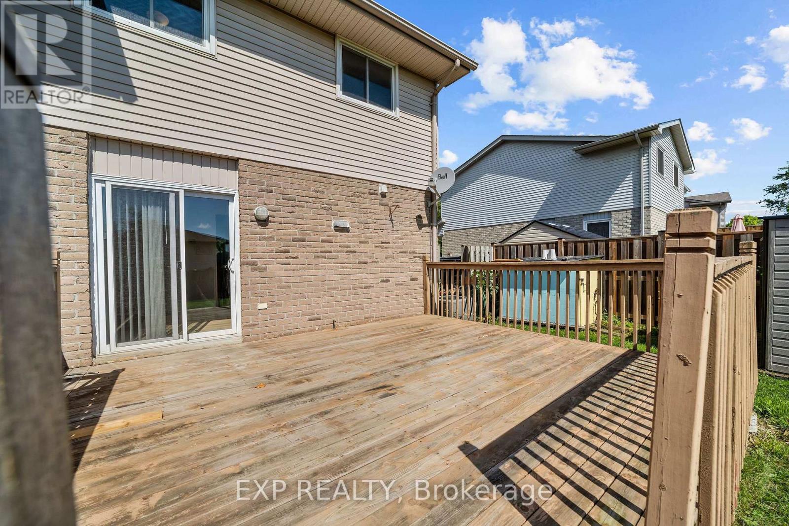 746 HOMEVIEW ROAD - 23