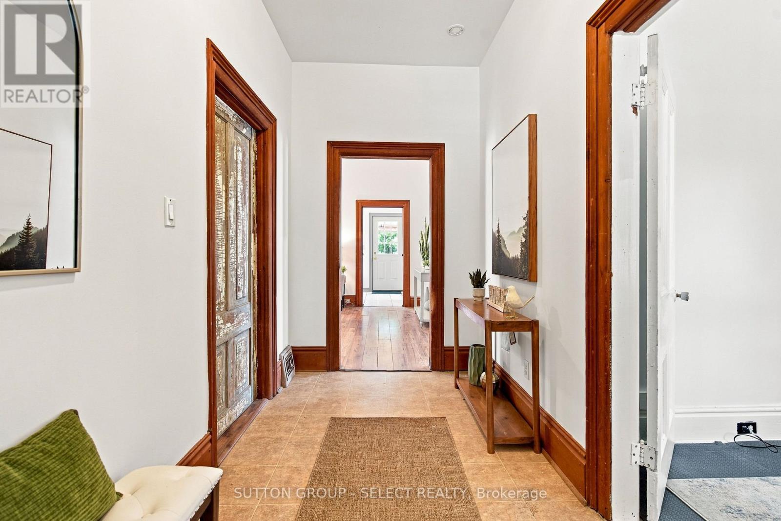 563 ONTARIO STREET - 5