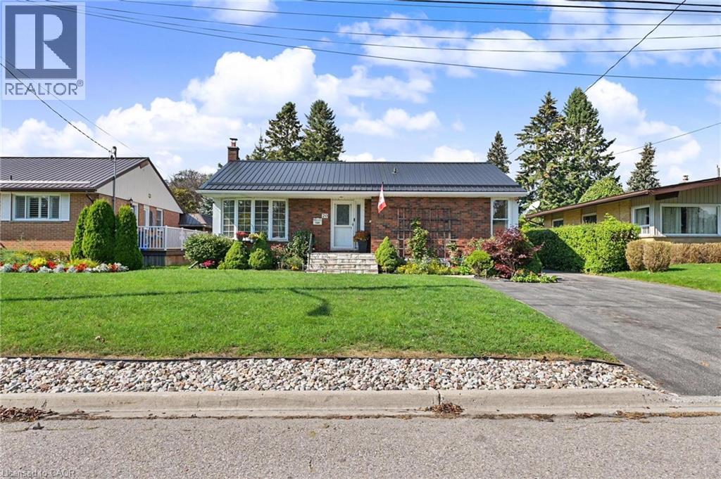 20 FREEMAN Drive - 32