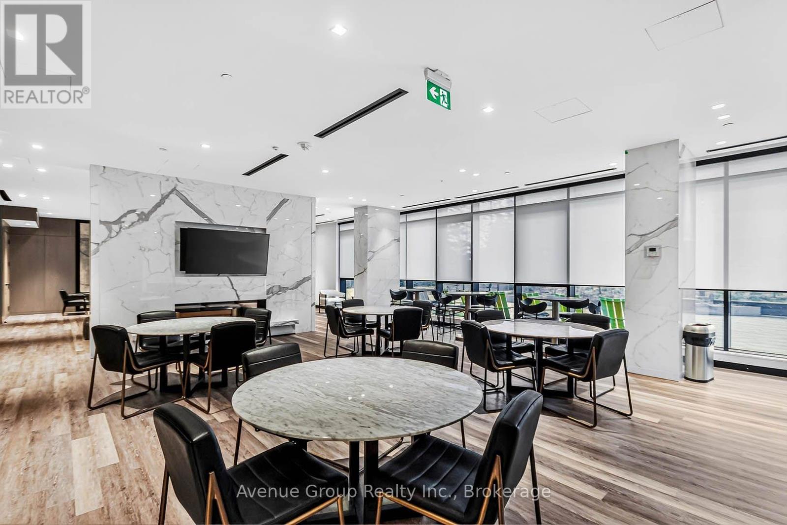 #616 8 TIPPETT ROAD - Image 36