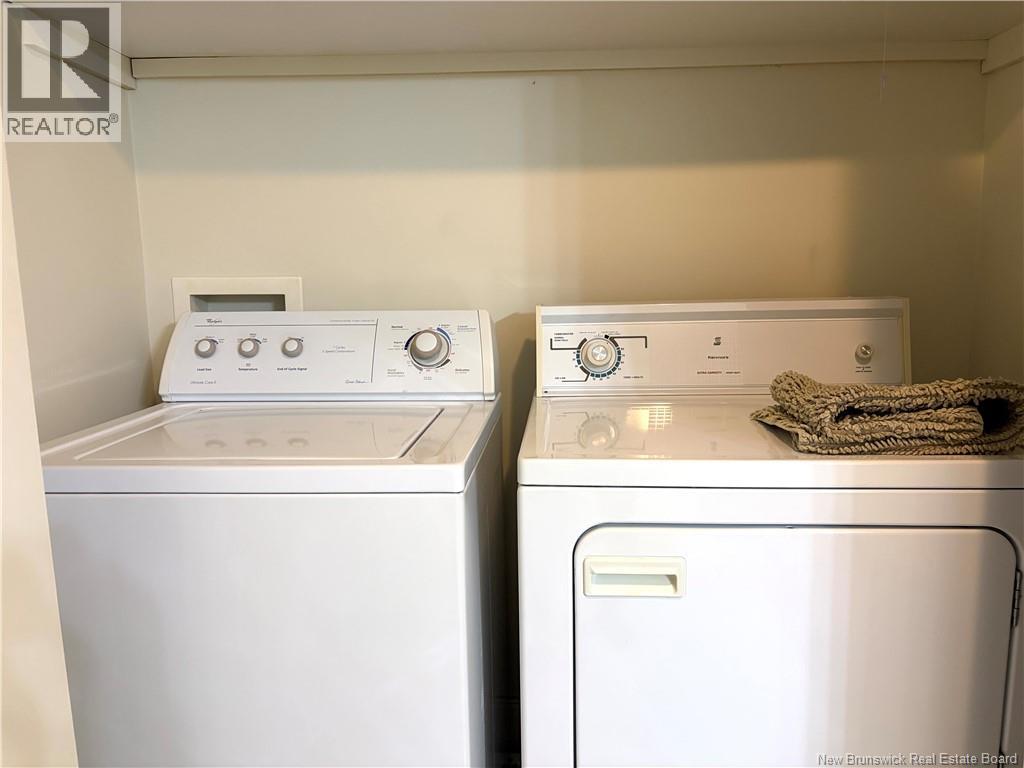 #2B 44 Brown Boulevard - Image 17