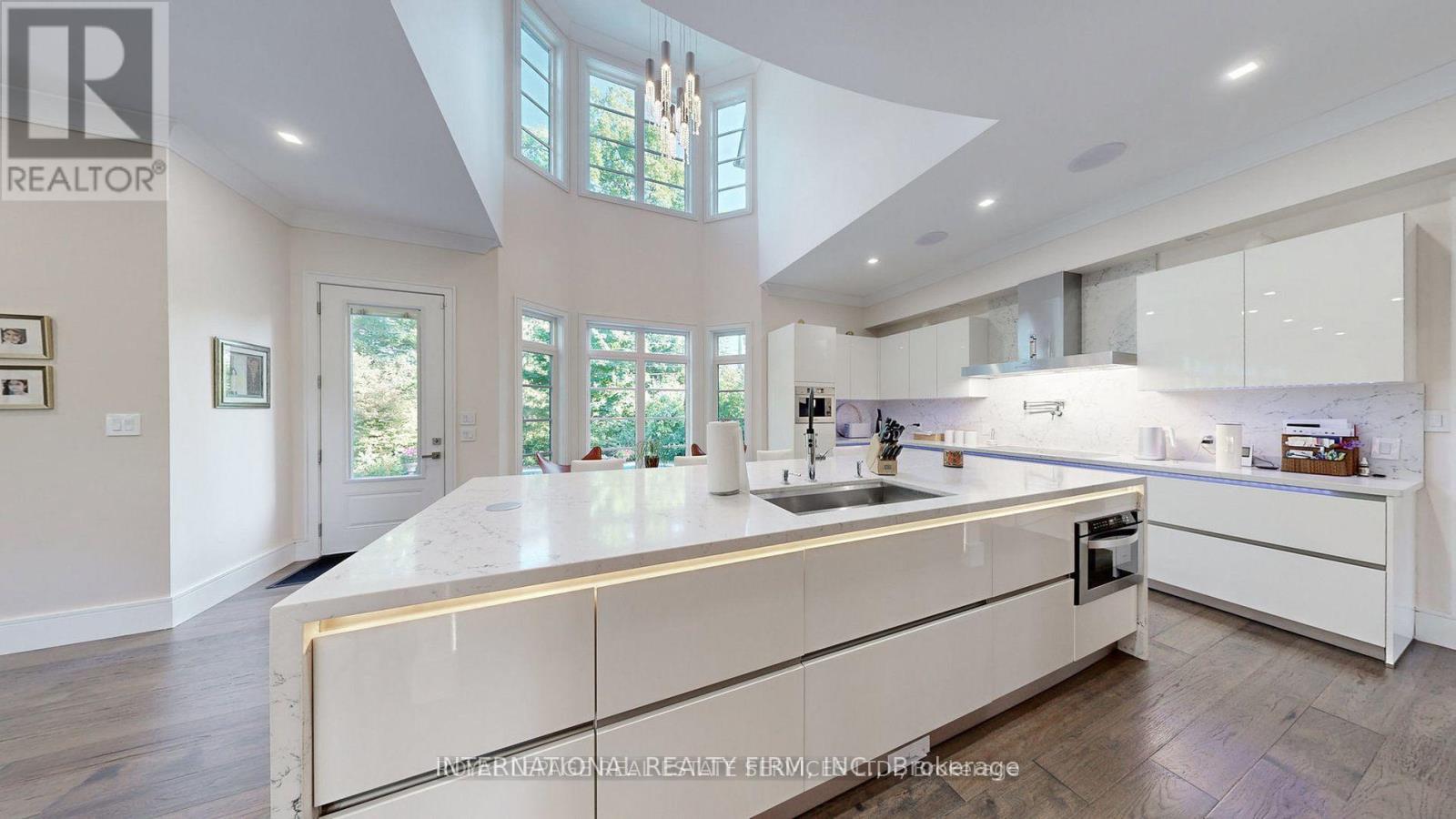 1286 CAMBRIDGE DRIVE - 11