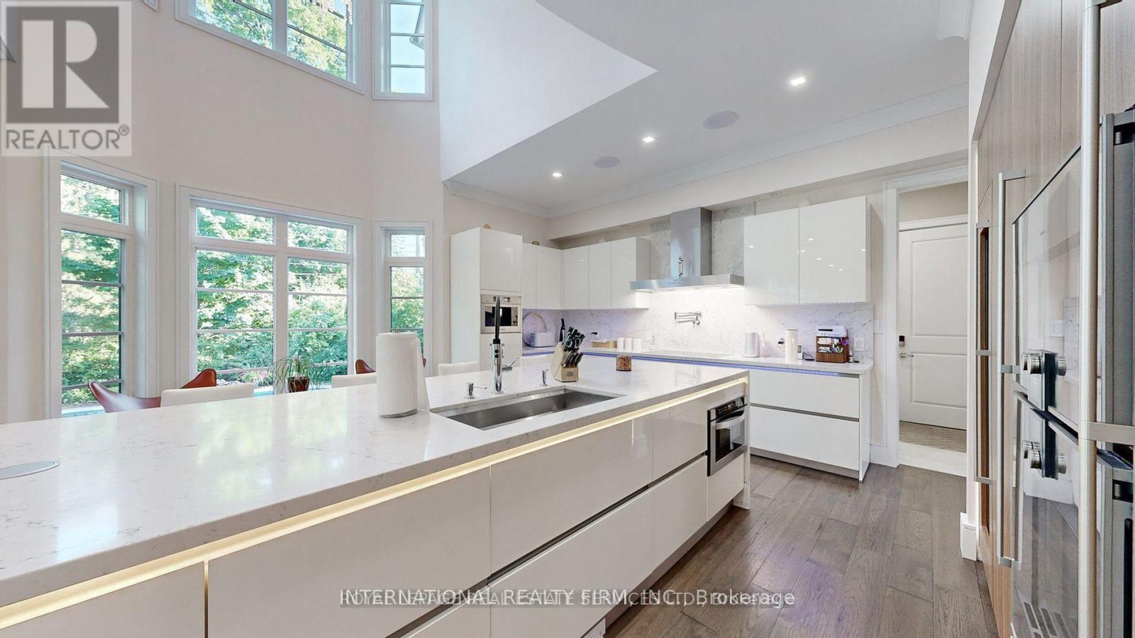 1286 CAMBRIDGE DRIVE - 13