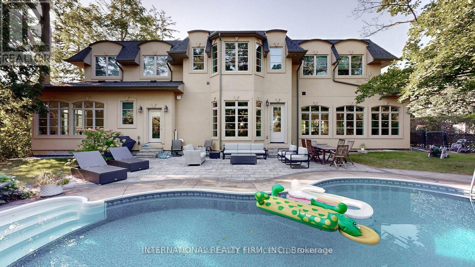 1286 CAMBRIDGE DRIVE - 22