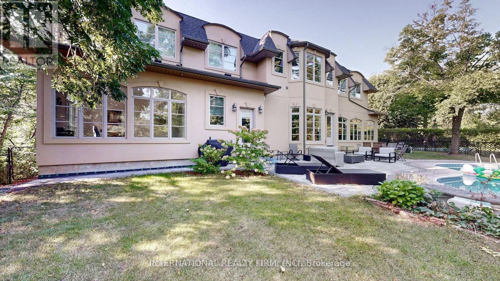 1286 CAMBRIDGE DRIVE - Image 24