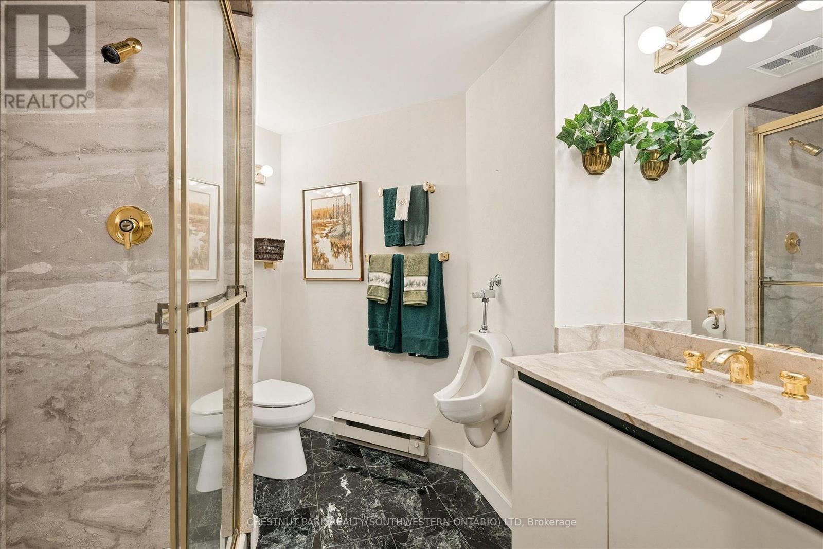 #PH9 265 WESTCOURT PLACE - Image 32