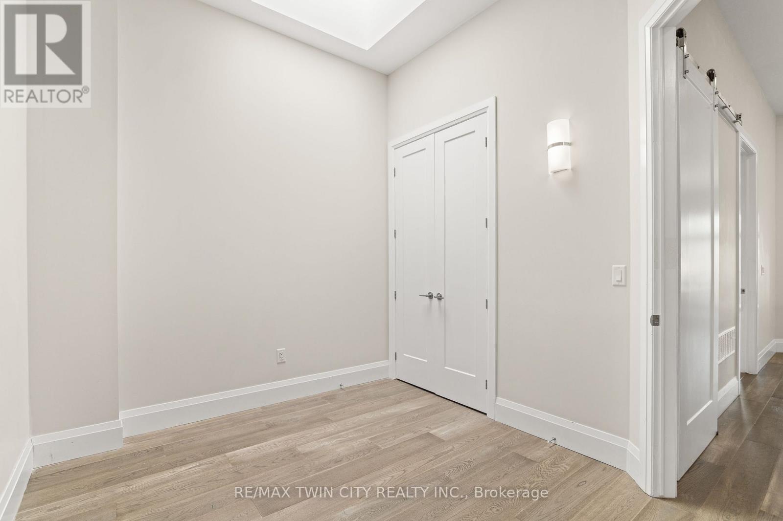 207, BUILDING A - 85 MORRELL STREET - 33