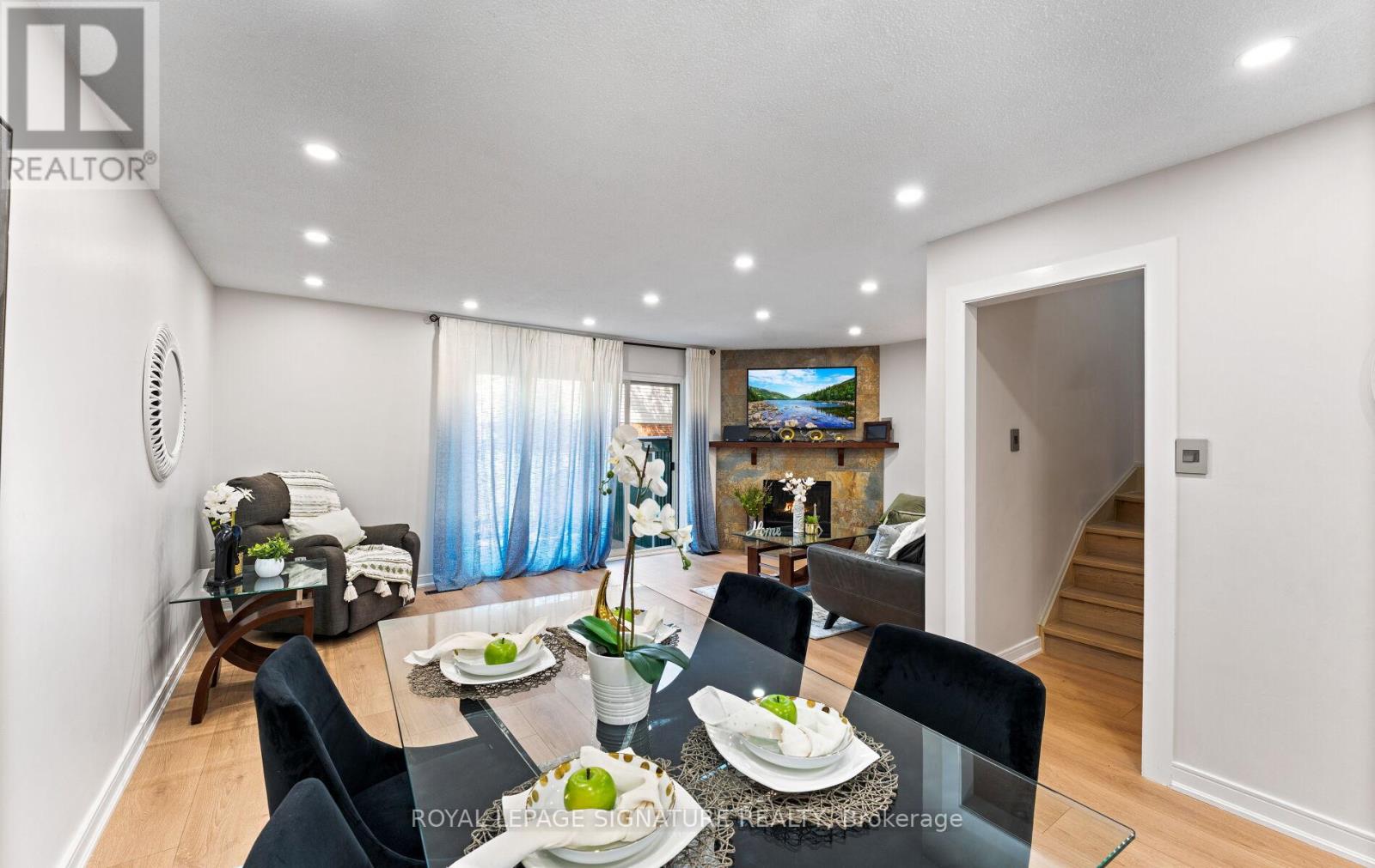 #91 270 TIMBERBANK BOULEVARD - 11
