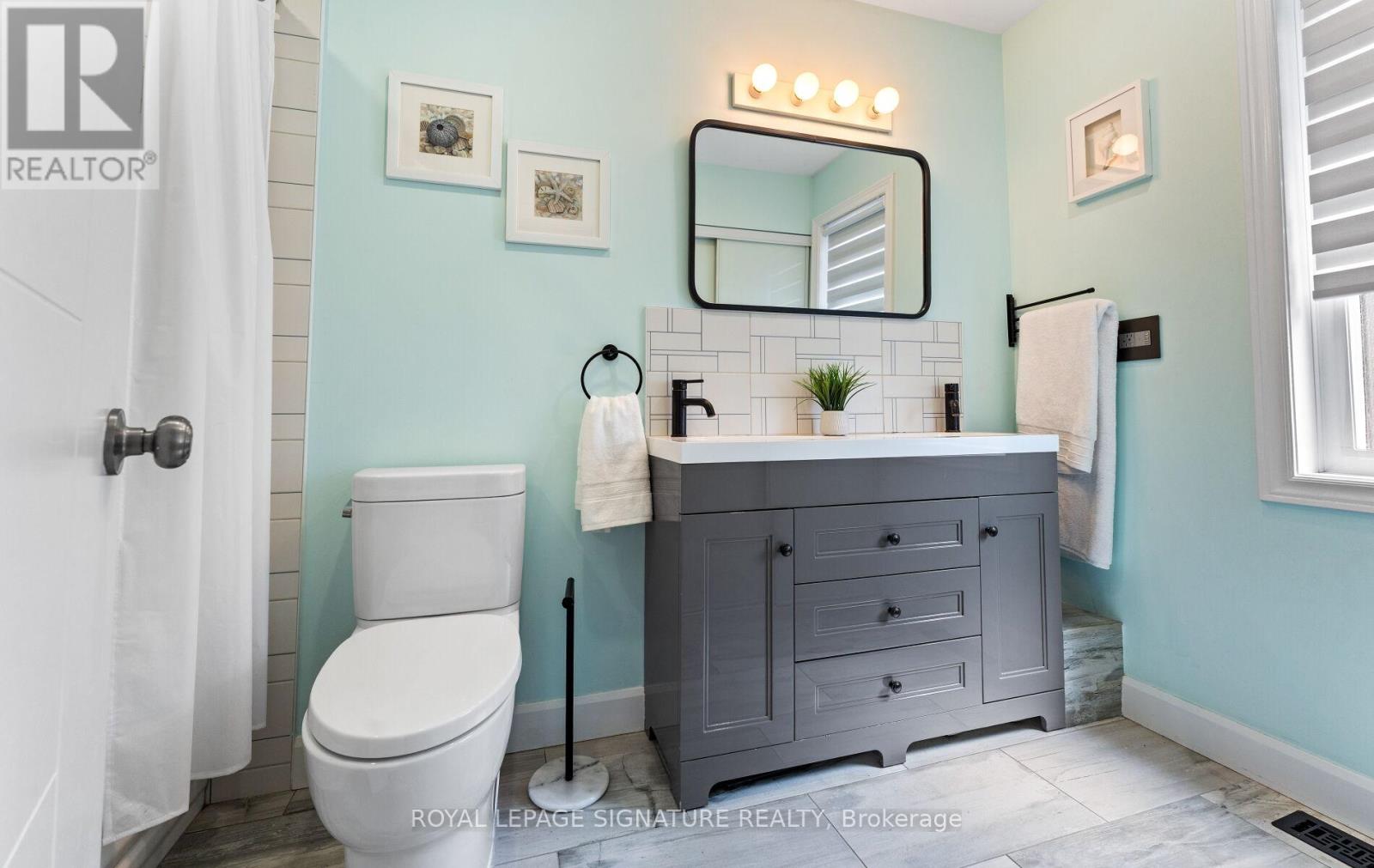 #91 270 TIMBERBANK BOULEVARD - 32