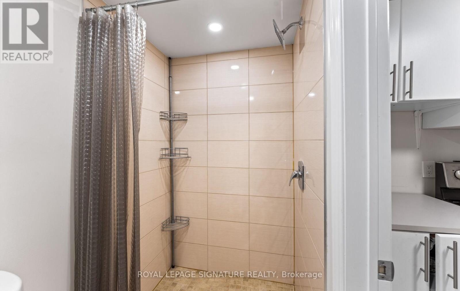#91 270 TIMBERBANK BOULEVARD - 42