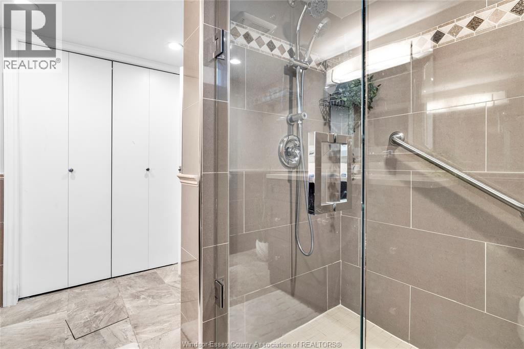 465 CHRISTOPHER - Image 17