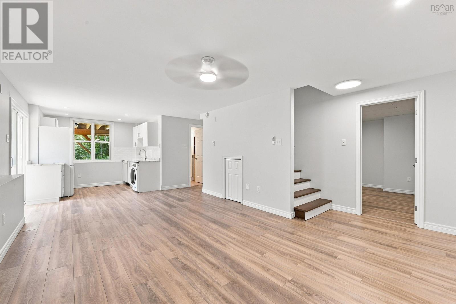 77 Holyrood Close - Image 29