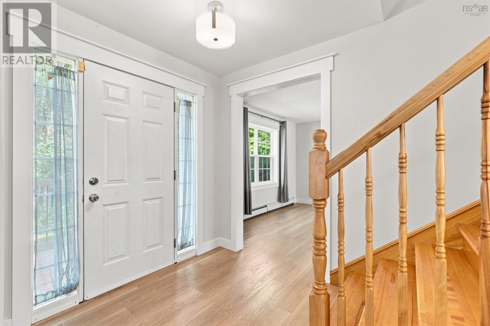 77 Holyrood Close - Image 3