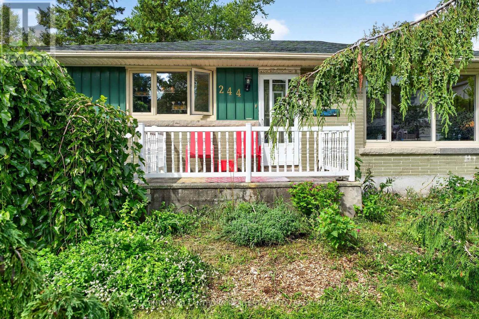 244 Yonge Street, Kingston (Central City West), Ontario, K7M1G5, Kingston (Central City West), Ontario — photo 2 of 5