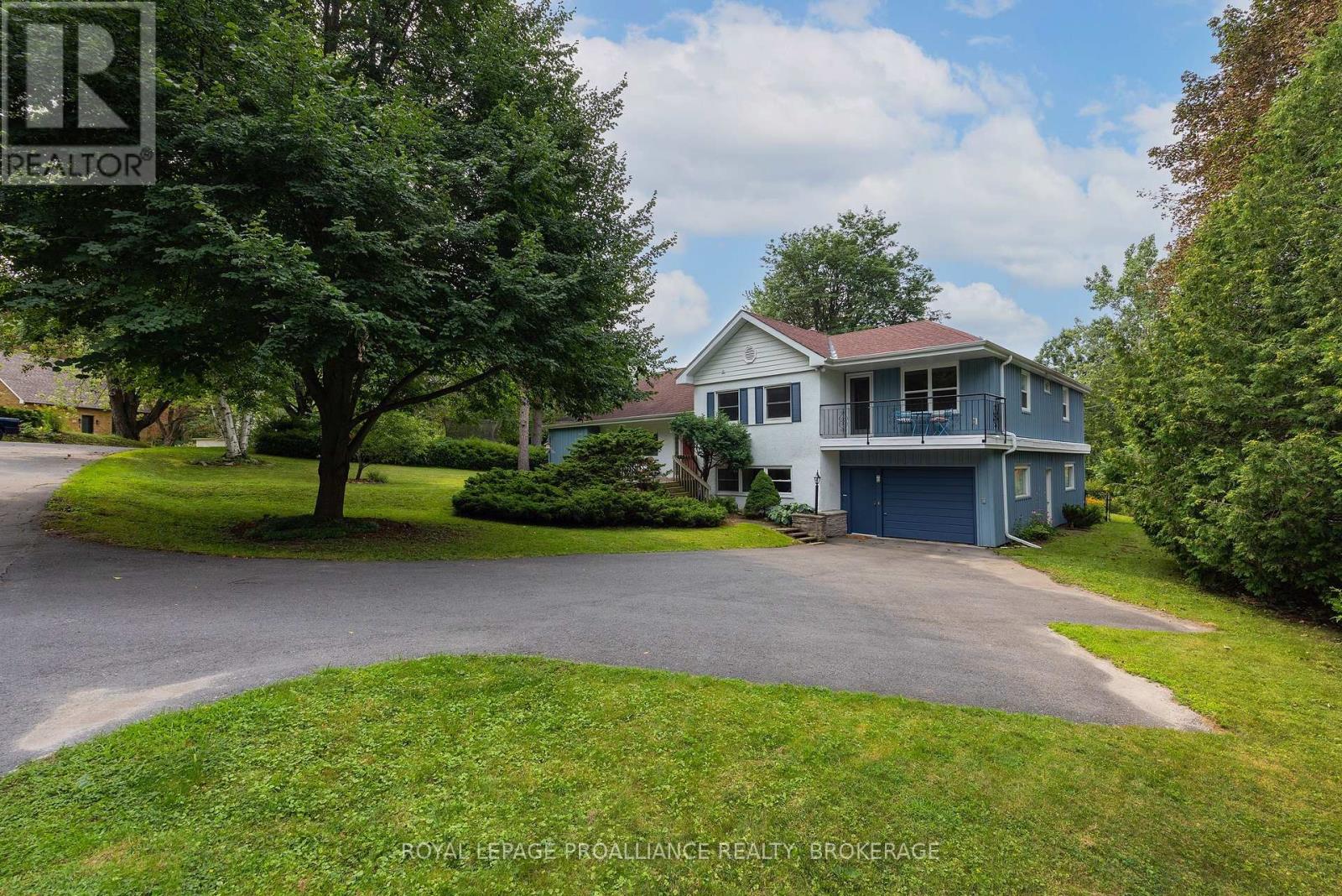 6 GRENVILLE CRESCENT - 1