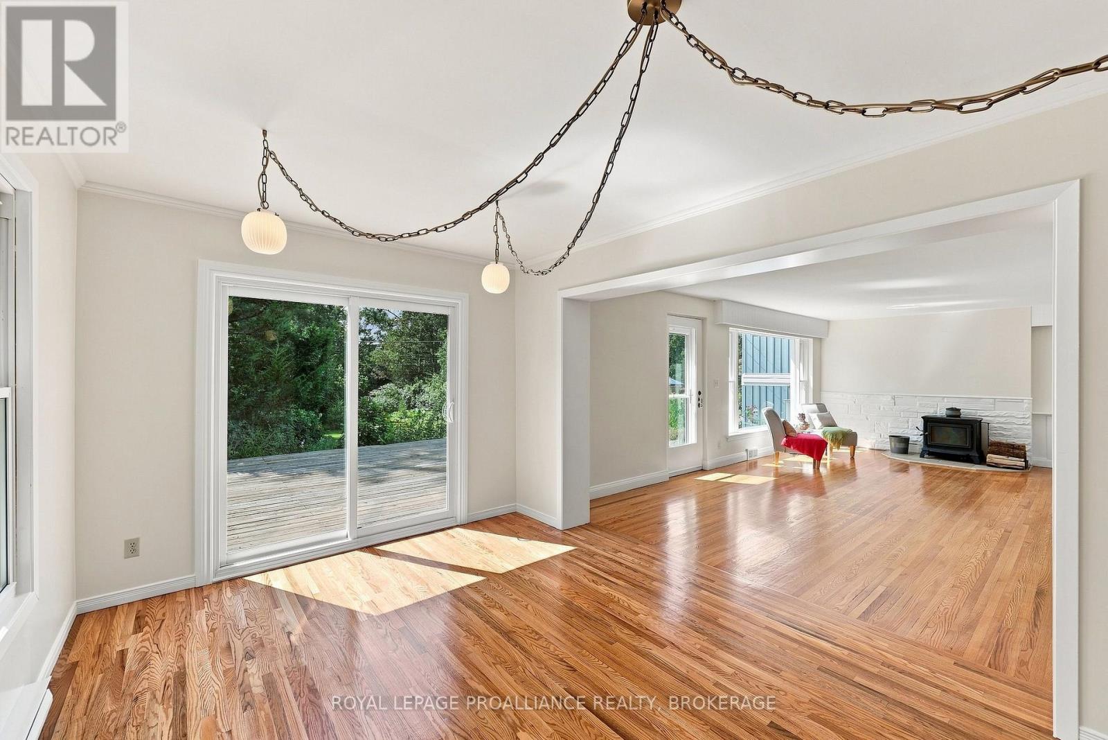 6 GRENVILLE CRESCENT - 10